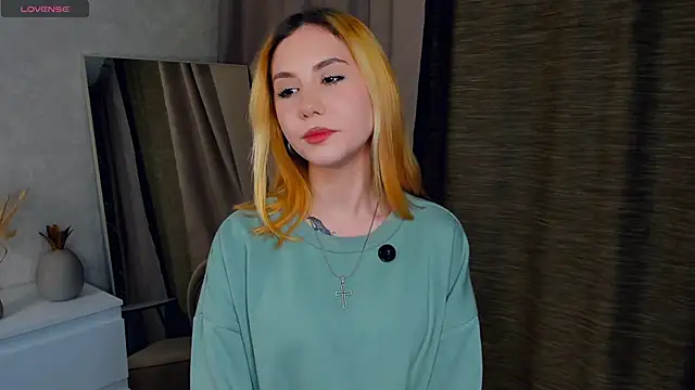 LilyMaiorano online show from November 2025 06:46:01 AM