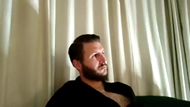 Snapshot of Dragonite2626 chatting on November 2025 11:03:01 PM Dragonite2626 online show from November 2025 11:03:01 PM