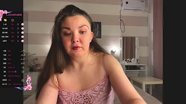 liliaMaivis online show from November 2025 06:18:02 PM