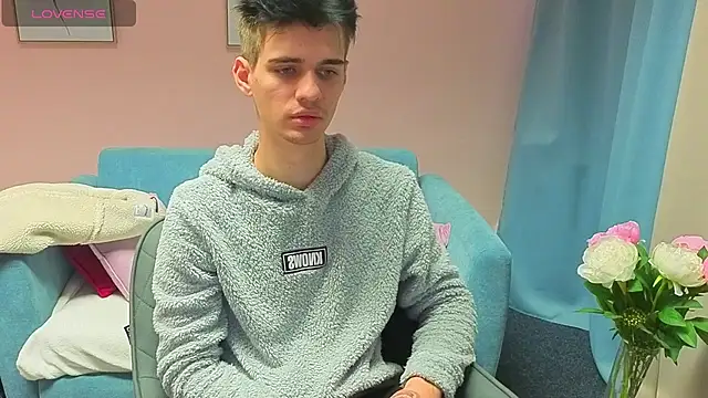 Snapshot of LiamMerci chatting on November 2025 12:58:02 PM LiamMerci online show from November 2025 12:58:02 PM