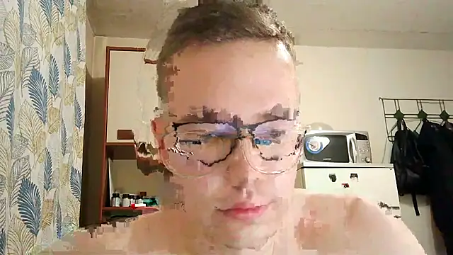 Snapshot of Yminoske chatting on November 2025 01:44:01 PM Yminoske online show from November 2025 01:44:01 PM