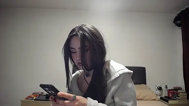 Snapshot of _Pariiss chatting on March 2026 08:01:01 PM Pariiss online show from March 2026 08:01:01 PM