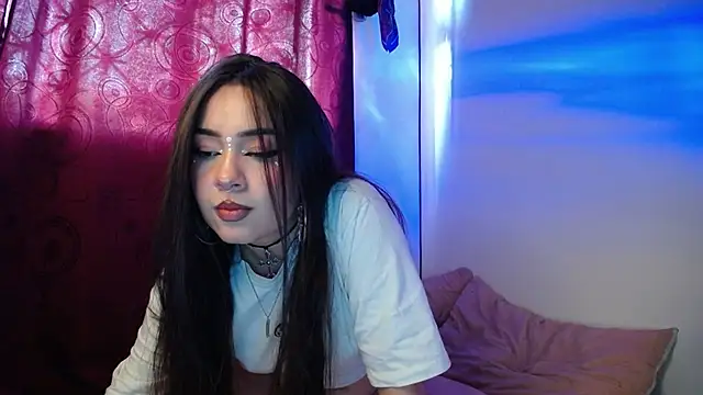 Snapshot of _Pariiss chatting on April 2026 10:18:01 PM Pariiss online show from April 2026 10:18:01 PM