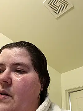 Snapshot of mayflower420 chatting on April 2026 12:46:02 AM mayflower420 online show from April 2026 12:46:02 AM