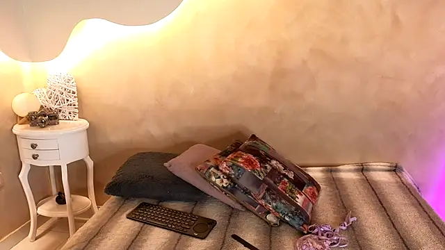 BellaRooux online show from January 2026 12:29:02 PM