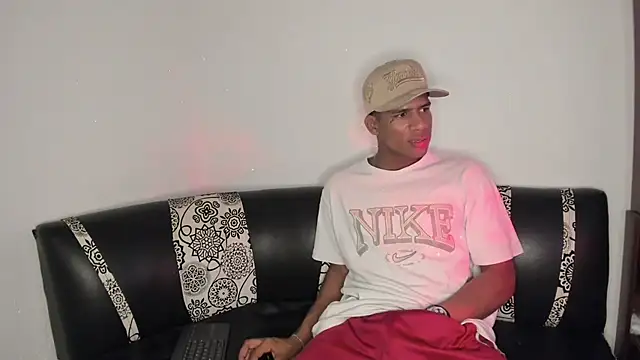 Snapshot of JUANBIGCOCK21CM chatting on April 2026 07:41:01 PM JUANBIGCOCK21CM online show from April 2026 07:41:01 PM