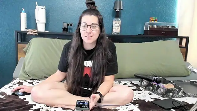 Snapshot of Sammie_Ray chatting on April 2026 02:50:01 PM Sammie Ray online show from April 2026 02:50:01 PM