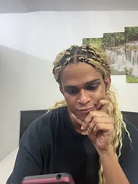 Snapshot of Tara-barbie chatting on November 2025 05:55:02 PM Tara-barbie online show from November 2025 05:55:02 PM