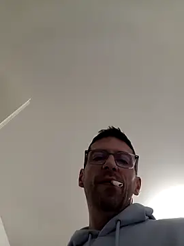 Olifesse online show from November 2025 09:59:01 PM