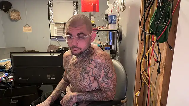Snapshot of trickydickydaddy chatting on June 2026 08:27:02 AM trickydickydaddy online show from June 2026 08:27:02 AM