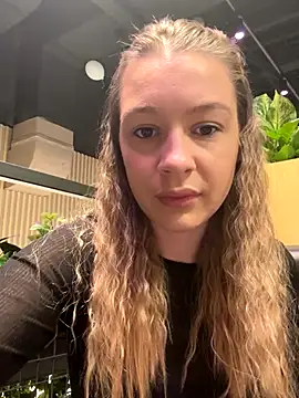 SashaCatt online show from November 2025 07:30:02 AM