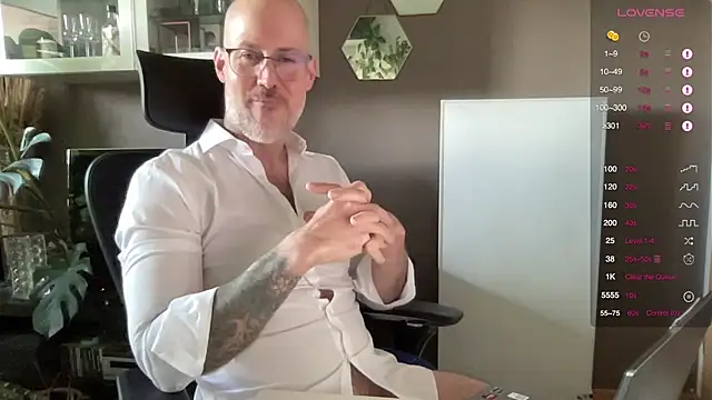 Snapshot of the_new_fit_rubinho chatting on April 2026 08:59:01 AM the new fit rubinho online show from April 2026 08:59:01 AM