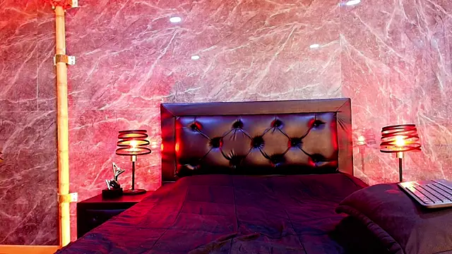 Sasha Larsen online show from November 2025 03:41:01 AM