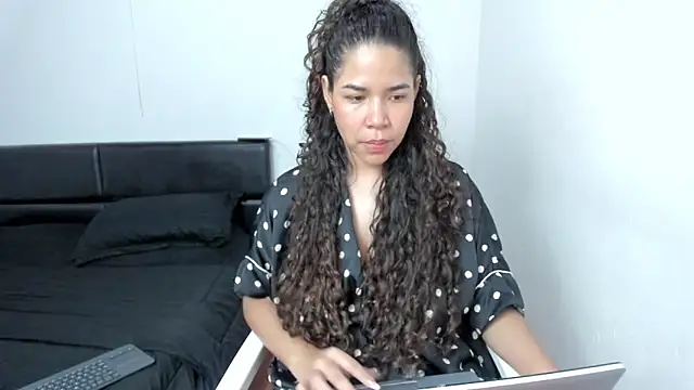 ashlyviper777 online show from November 2025 02:50:02 PM