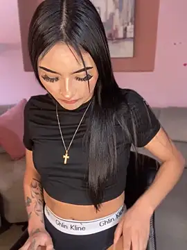 CleoNoir Pink online show from November 2025 06:51:02 PM