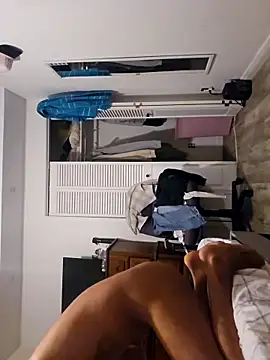 Snapshot of solos-tuy-yo chatting on November 2025 09:24:01 PM solos-tuy-yo online show from November 2025 09:24:01 PM