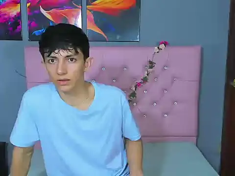 ElanGiraldo online show from December 2025 09:57:01 PM