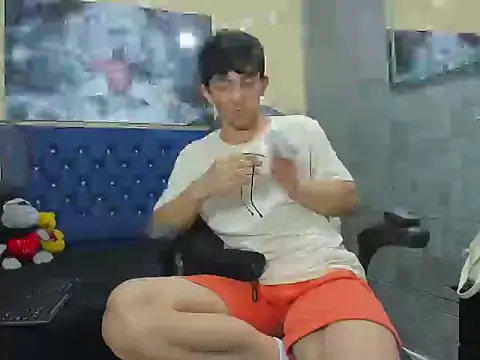 ElanGiraldo online show from March 2026 11:09:01 PM