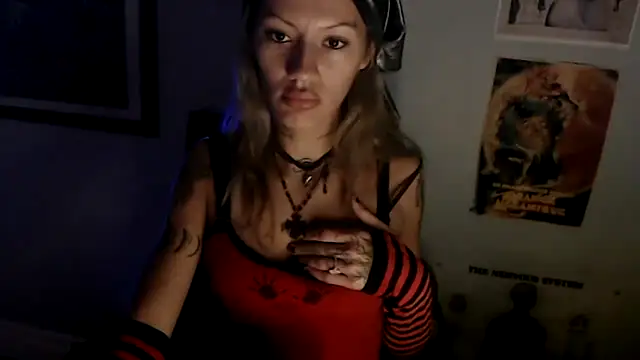 luxxylola online show from November 2025 12:05:01 PM