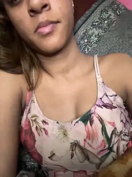 Snapshot of Your___Moonlight chatting on November 2025 09:14:02 PM Your Moonlight online show from November 2025 09:14:02 PM