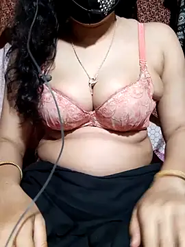 Snapshot of HotGirl23231 chatting on April 2026 06:44:02 PM HotGirl23231 online show from April 2026 06:44:02 PM