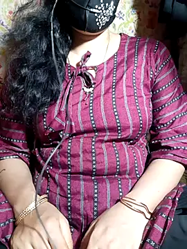 Snapshot of HotGirl23231 chatting on April 2026 05:37:01 PM HotGirl23231 online show from April 2026 05:37:01 PM