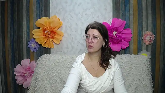 Snapshot of RoseHille chatting on March 2026 06:08:02 AM RoseHille online show from March 2026 06:08:02 AM