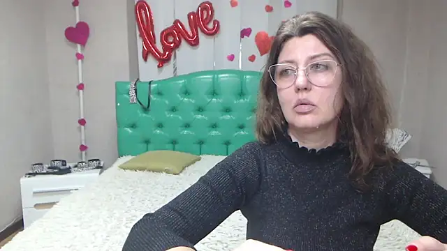 Snapshot of RoseHille chatting on March 2026 06:11:01 PM RoseHille online show from March 2026 06:11:01 PM