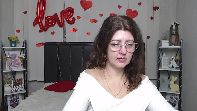 Snapshot of RoseHille chatting on March 2026 06:17:02 AM RoseHille online show from March 2026 06:17:02 AM