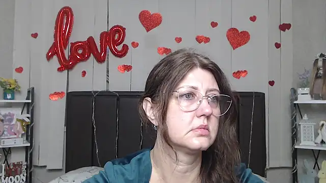 Snapshot of RoseHille chatting on March 2026 05:07:02 AM RoseHille online show from March 2026 05:07:02 AM