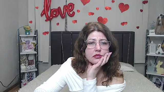 Snapshot of RoseHille chatting on April 2026 07:45:01 AM RoseHille online show from April 2026 07:45:01 AM