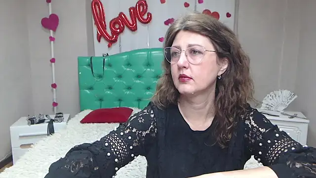 Snapshot of RoseHille chatting on April 2026 05:22:01 AM RoseHille online show from April 2026 05:22:01 AM