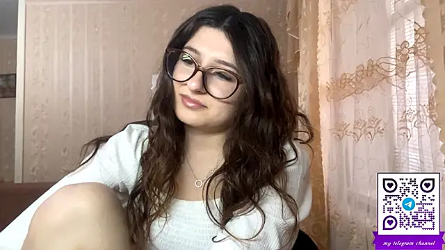 Snapshot of DonnieBooton chatting on April 2026 12:44:02 PM DonnieBooton online show from April 2026 12:44:02 PM