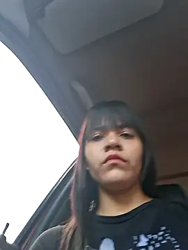 Skinny Wet online show from November 2025 01:04:02 PM