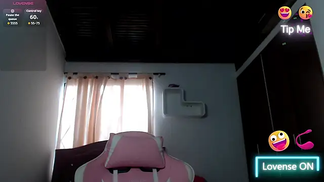 Snapshot of chloe_cherry_ chatting on November 2025 07:54:01 PM chloe cherry online show from November 2025 07:54:01 PM