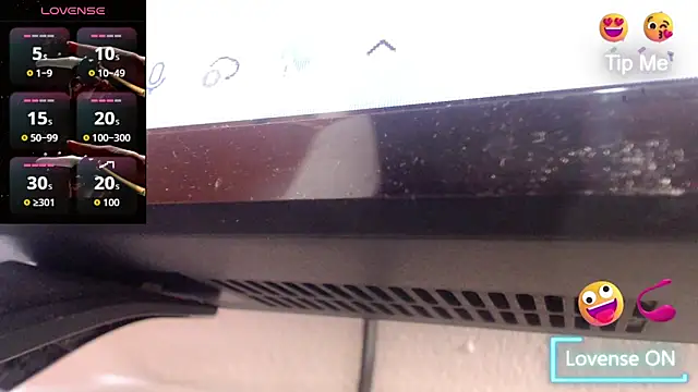 Snapshot of chloe_cherry_ chatting on November 2025 06:31:02 PM chloe cherry online show from November 2025 06:31:02 PM