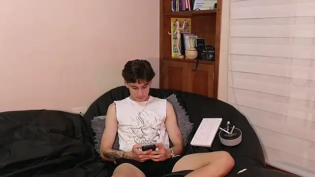 Snapshot of Derekswan chatting on June 2026 12:38:01 AM Derekswan online show from June 2026 12:38:01 AM