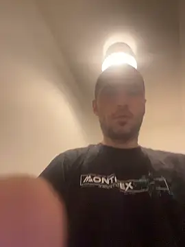 Kinkycouple142 online show from April 2026 03:17:01 PM