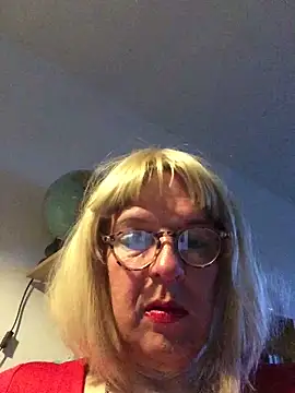 simone xdressing online show from April 2026 06:26:01 PM