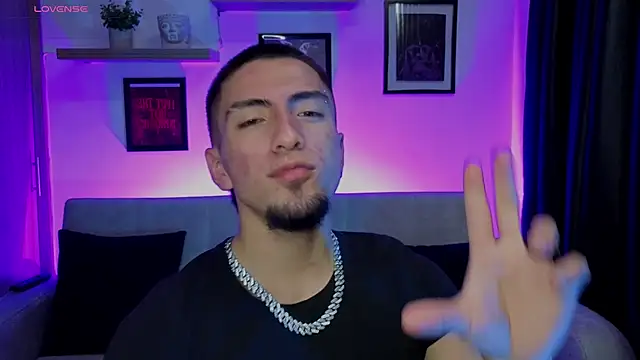 AresMassimoX online show from November 2025 03:16:02 AM