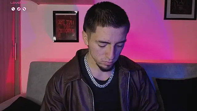 AresMassimoX online show from January 2026 03:38:01 PM