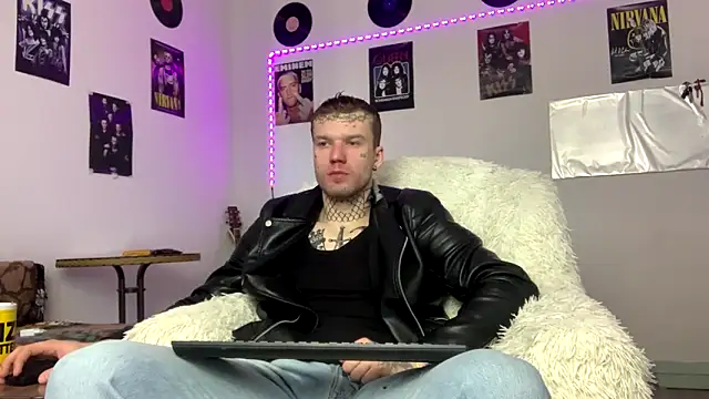 Snapshot of Huntall77 chatting on March 2026 05:45:02 AM Huntall77 online show from March 2026 05:45:02 AM