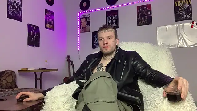 Snapshot of Huntall77 chatting on March 2026 05:30:01 PM Huntall77 online show from March 2026 05:30:01 PM