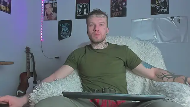 Snapshot of Huntall77 chatting on March 2026 12:47:01 AM Huntall77 online show from March 2026 12:47:01 AM