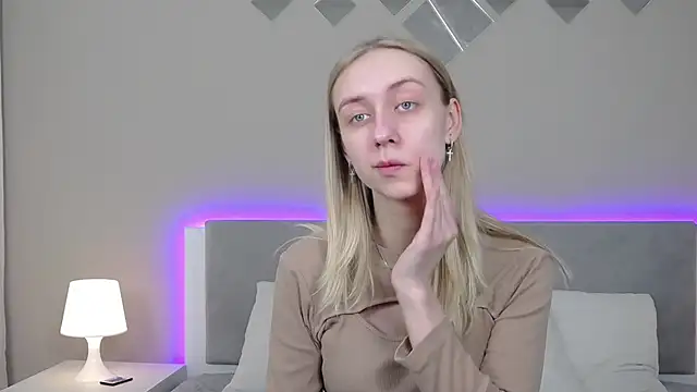 Snapshot of RachaelCute chatting on March 2026 10:44:01 AM RachaelCute online show from March 2026 10:44:01 AM