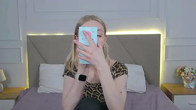 Snapshot of RachaelCute chatting on March 2026 03:56:01 AM RachaelCute online show from March 2026 03:56:01 AM