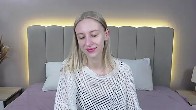 Snapshot of RachaelCute chatting on March 2026 07:23:02 AM RachaelCute online show from March 2026 07:23:02 AM