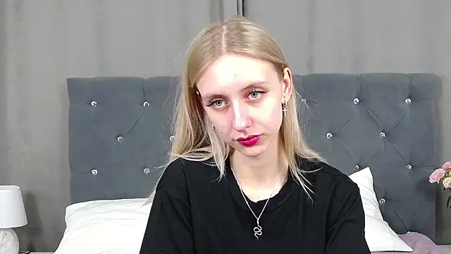 Snapshot of RachaelCute chatting on April 2026 07:30:01 AM RachaelCute online show from April 2026 07:30:01 AM