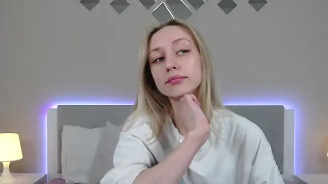 Snapshot of RachaelCute chatting on April 2026 12:23:01 PM RachaelCute online show from April 2026 12:23:01 PM