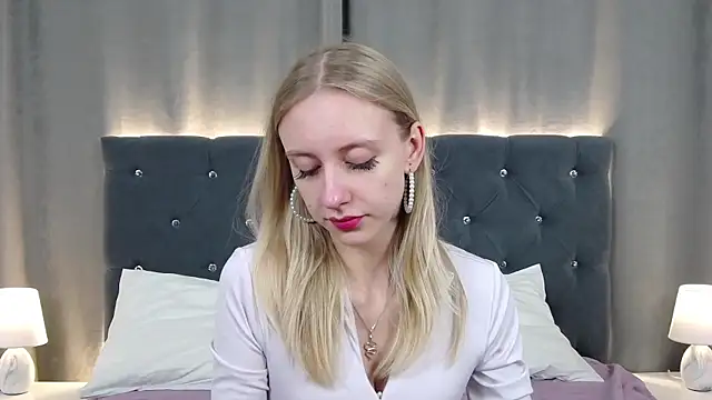 Snapshot of RachaelCute chatting on April 2026 04:26:01 AM RachaelCute online show from April 2026 04:26:01 AM